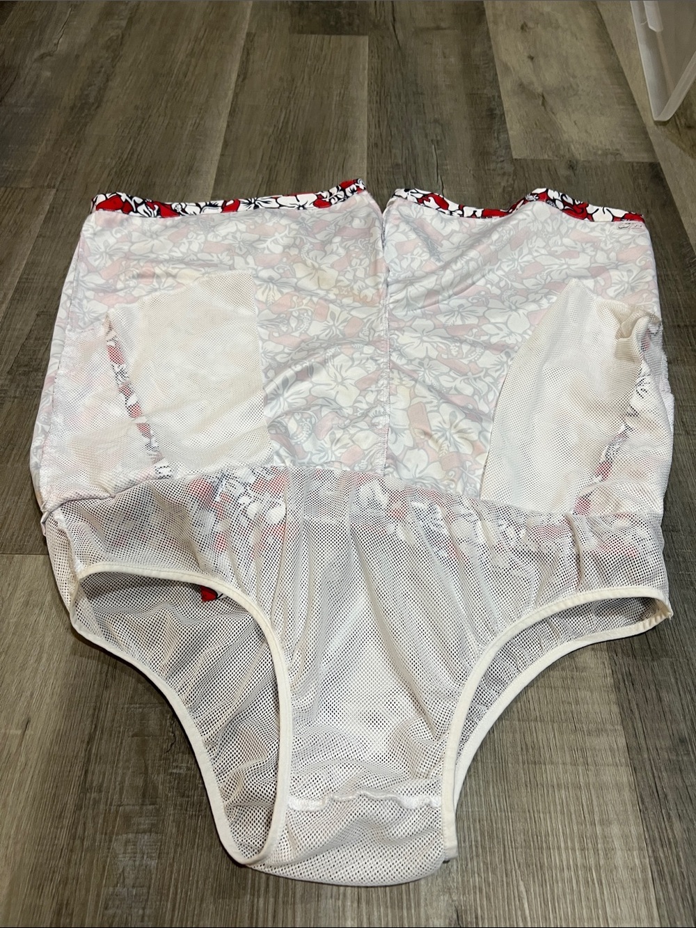 Vineyard Vines for Target Men’s swim trunks size L in EUC - Picture 4 of 7